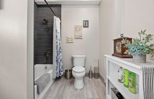 Cozy Historic Forest Park Entire Home @The Grove - Foto 15