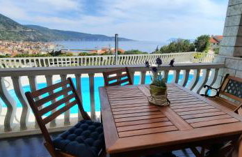 Apartments SUHO Komiza - Photo 17