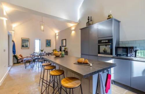 Stunning Barn with Hot Tub on a Secluded Farm - Foto 21