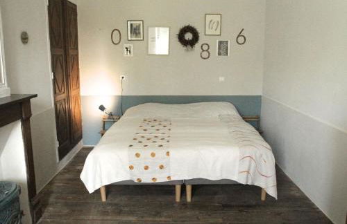 Historic Mansion by River Cénevières - Foto 22