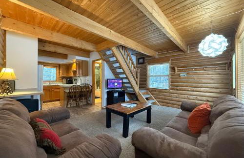 Talkeetna Log Cabin with Hot Tub Unit 1 - Foto 14