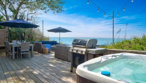 Chic Beach House: Waterfront, Vineyards, Hot Tub - Foto 1