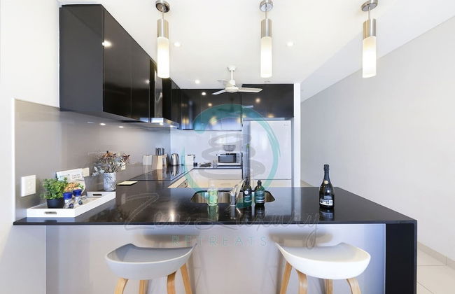 City Skyline Escape Office Parking Pool - Foto 7