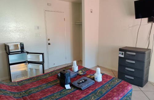 Crown Inn & Suites - Foto 36