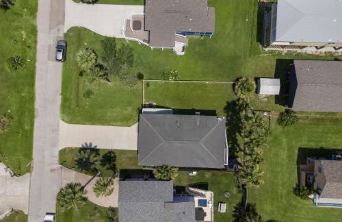 Beach Escape Close to Attractions and the Shore - Photo 33