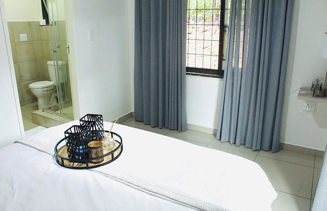 Stunnning 1-bed Apartment in Sandton - Photo 3