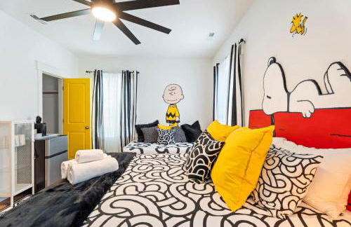 4BR Themed Stay Suite Near NC State Downtown Sleeps 10 - Foto 17