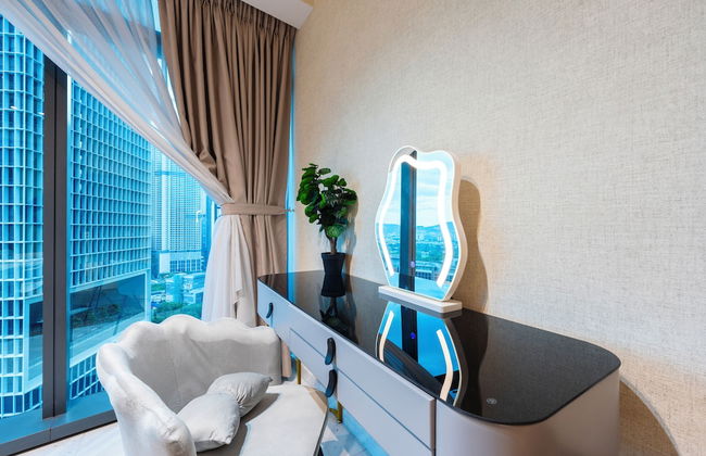 Moonway Luxury Suites At Eaton Residence - Photo 37