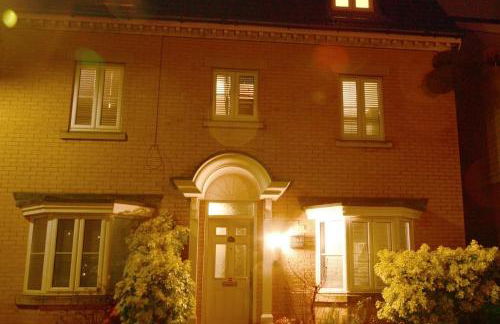 5 Bedroom House - DISC0UNTS - Parking, Contractors, Group, Family - Foto 77