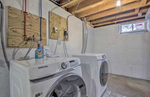 Birchwood Cottage with Red Cedar Lake Access! - Foto 18