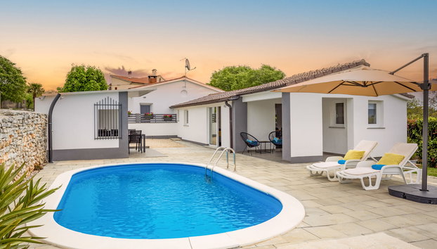 Ferienhaus Prenc - Foto 2, Pool Outdoor