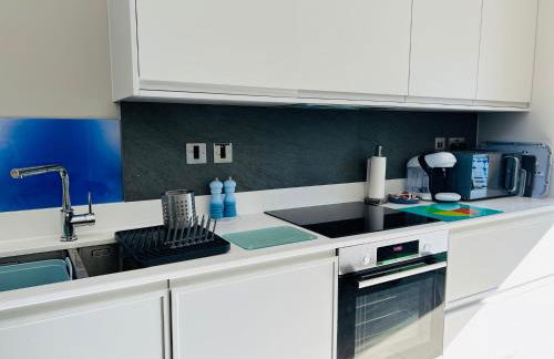 River Vista Retreat - Luxury duplex Apt - Views - Parking - Cycle storage - Spa access option - Foto 31