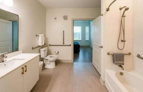 Luxury 2BR Stay Pool, Gym and Chill Areas - Photo 10