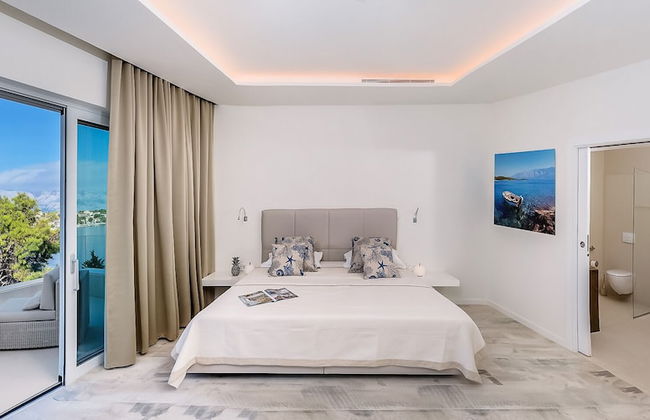 Beachfront Villa Seven Sins with Pool - Foto 8