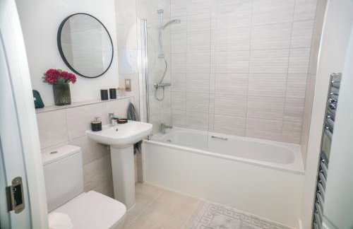 Little Haven Thames view Free Parking Closer to Heathrow - Foto 27