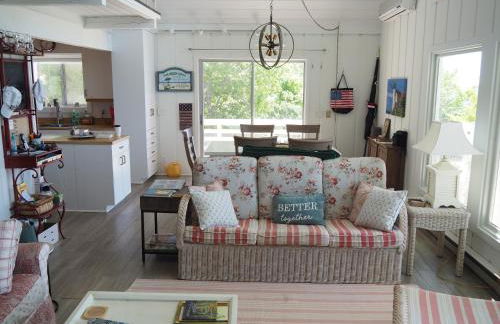 Sunset Serenity - INCREDIBLE HOME ON LAKE BLUFF! - Photo 26