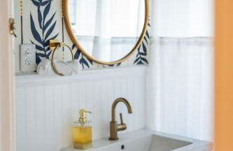 Quaint Cottage in heart of LYH - POOL with HOT TUB! - Foto 26