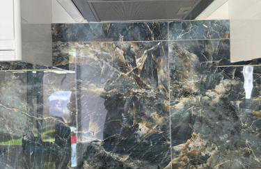 Modern 3 Bedroom House with Garden and Free Parking Long Stay Friendly - Foto 5