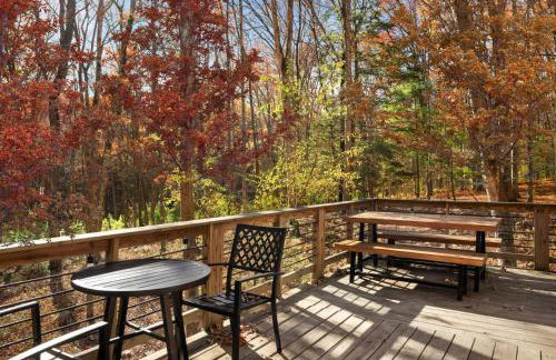 Cozy Cabin w Lake, Hot Tub, Huge Deck & Fire Pit - Foto 9