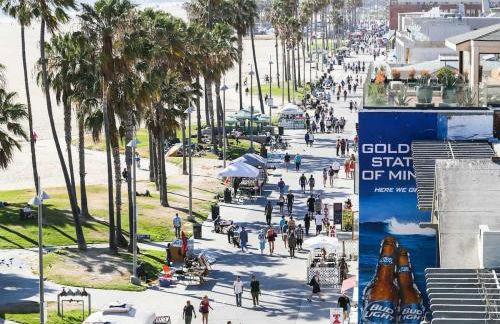 Modern Townhouse with 4 Bedrooms Near LAX - Foto 28