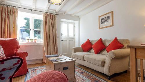 Periwinkle Cottage - Photo 2