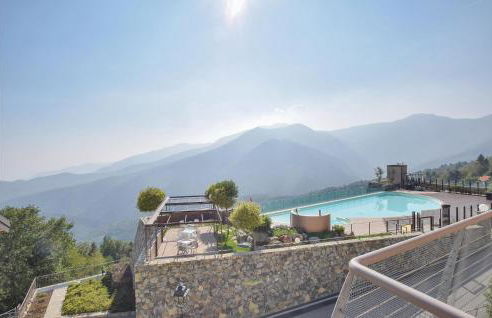 Villa Isola - Photo 1