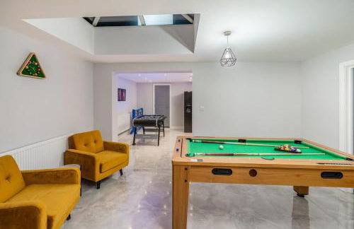 Luxe 5-bedroom House with Hot Tub, Pool table & Football Table - Foto 8