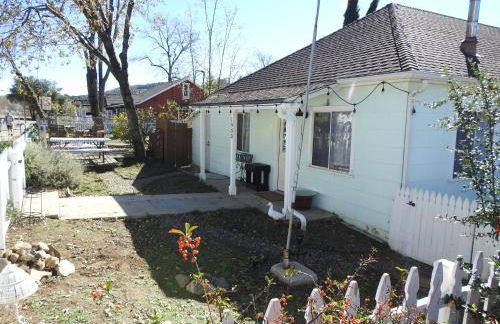 Miners Choice 3 Bedroom on Main St Bonus Rooms Sleeps up to 9 TV WIFI Piano - Foto 69