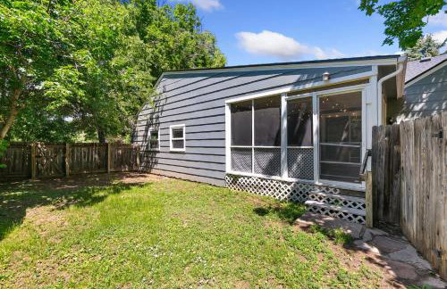 Urban Nest - Garage, Sunroom & Fenced Yard - Foto 13