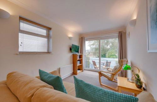 1 Bed in Sidford oc-mblhol - Photo 2