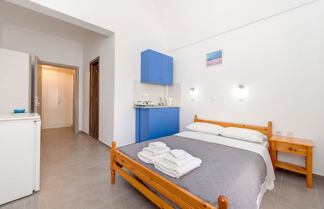 Andreas Studio Perissa in Santorini - Photo 2