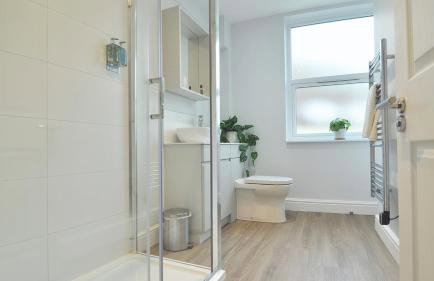 Trident Court Apartments - Photo 8