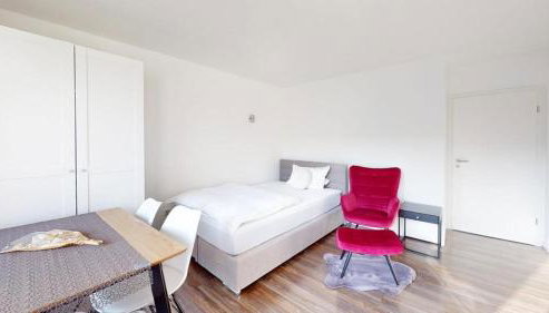 Spacious 4 Bedroom Apartment near City Center - Photo 4
