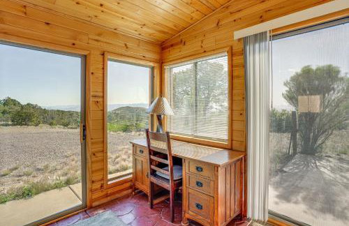 Sunroom and Sauna! Mtn-View Prescott Valley Home - Foto 8