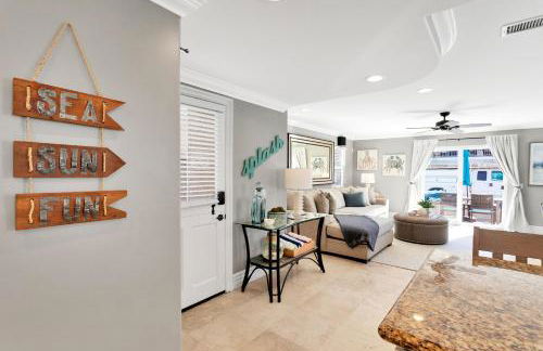 Beach Escape with Patio! 2 Min Walk to Sand & Surf - Foto 21