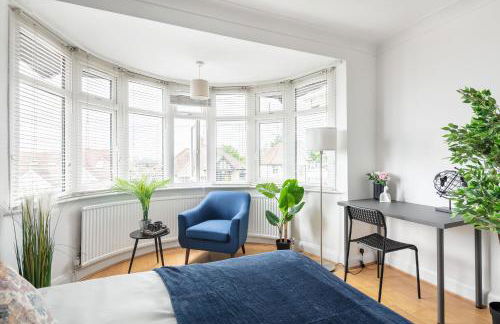 9RA - 4BD House - Wembley Views - Foto 38