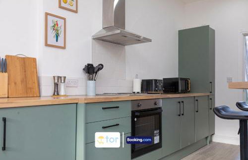 Explore Welsh Wonders, 3 Bedroom House By The One Retreats Short Lets & Serviced Accommodation Treharris - Foto 21