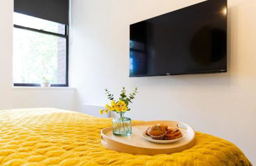 #57 Central Taunton 2BR APT - Sleeps 6 - 5 mins to Taunton Player Ready 2 - "Perfect For Contractors and Families - Free Parking" - Foto 6