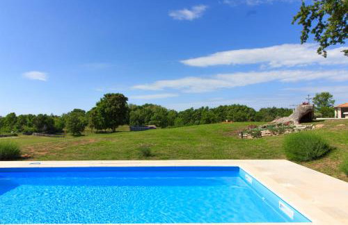 Cozy villa Paradiso with pool immersed in the greenery - Foto 7