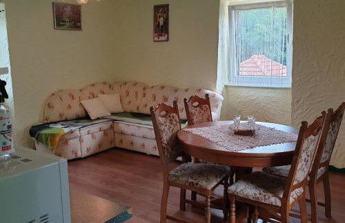 Holiday house with a swimming pool Otocac, Velebit - 25186 - Foto 17