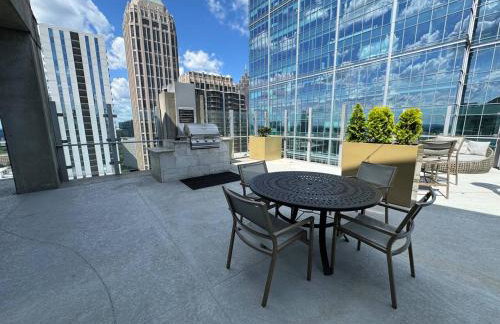 Atlanta Midtown High-Rise Condo With King Bed Free Parking and Balcony With View - Foto 13