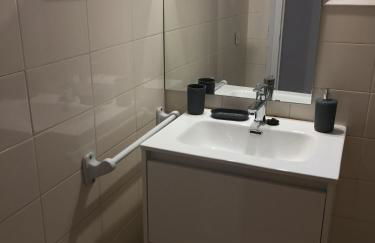 Apartamento céntrico con 2 habitaciones y Wi-Fi - Photo 6