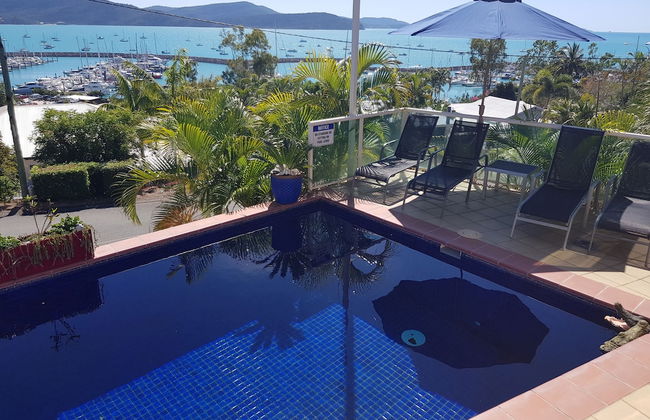 Sunlit Waters Studio Apartments - Foto 34