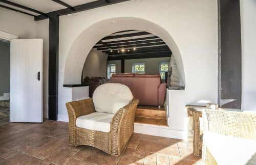 Barn Conversion - Hot Tub - Penally - Tenby - Photo 87