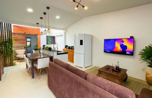 Casa Privativa 2 Quartos em Condomínio, Suite com Cama King e Closet, Quarto de Casal, Ar, Wi-Fi, Cozinha Completa e Garagem - Foto 24