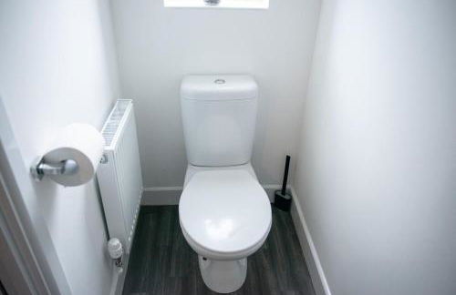 4-Bed, Sleeps 6, contractors welcome! - Foto 42