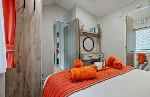 Astoria Lodge Smart Modern 2-Bedroom Holiday Lodge Milford on Sea - Photo 28