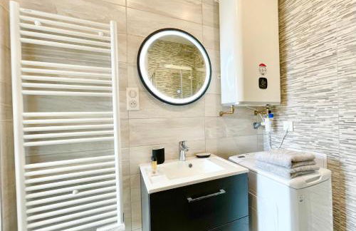 COLMAR - Appartements Deluxe - Lumineux - Stationnement Gratuit et Facile dans la rue - Foto 12