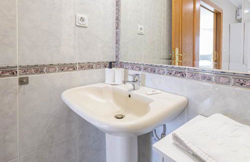 WintowinRentals Seafront Apartment with Spectacular Views - Photo 40