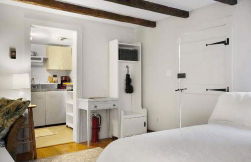 Sweet 1BDR Farm Cottage with Fire Pit and Creek View - Foto 12